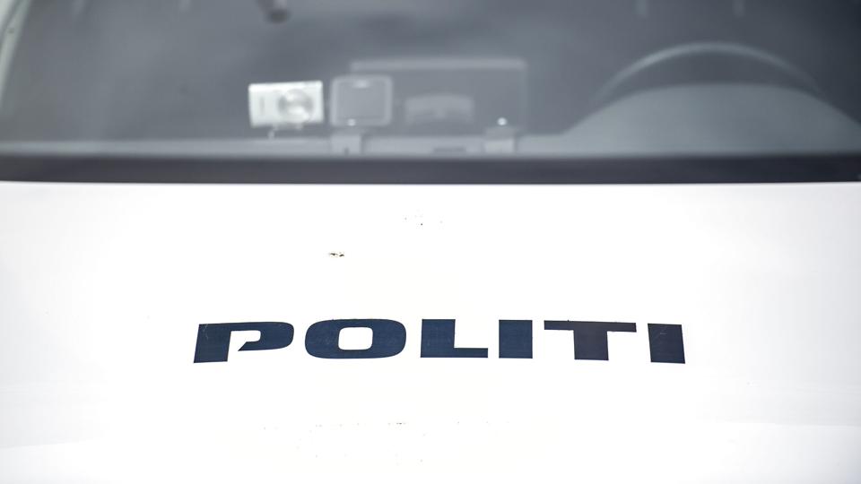 Midt- og Vestjyllands Politi inviterer mandag aften borgere i Vejrumbro til møde i forsamlingshuset, efter at en mor og hendes to piger blev fundet døde i byen. Moren menes at have dræbt børnene og derefter begået selvmord. (Arkivfoto). <i>Mads Claus Rasmussen/Ritzau Scanpix</i>