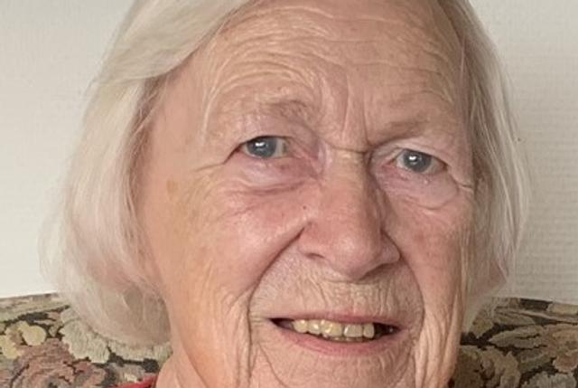 Ruth Oxholm fylder 100 år. 