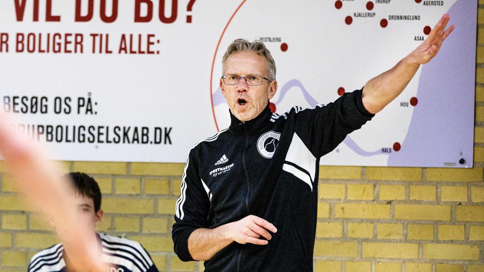  Cheftræner for Elitesport Vendsyssel, Morten Arvidsson, er tættere på at føre sit hold tilbage i 1. division, som klubben rykkede ned fra i seneste sæson.  <i>Arkivfoto: Torben Hansen</i>