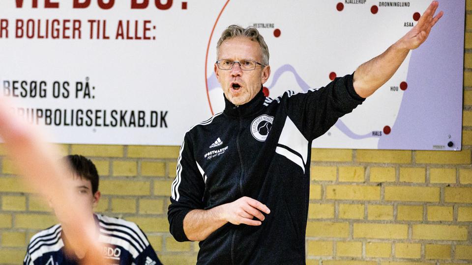 Morten Arvidsson tog før denne sæson over i Elitesport Vendsyssel. Nu er den rutinerede træner tæt på at have ført holdet tilbage til 1. division. <i>Arkivfoto: Torben Hansen</i>