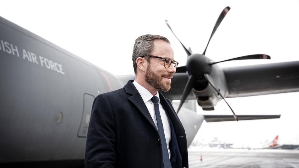 Tre af Forsvarets fagforeninger frygter, at Forsvaret bliver mere upopulært som følge af store bededags-forslaget. Forsvarsminister Jakob Ellemann-Jensen (V) skriver til B.T., at han godt tror, at danskerne forstår, at det er nødvendigt med en pris, når Forsvaret skal styrkes. (Arkivfoto). <i>Emil Helms/Ritzau Scanpix</i>
