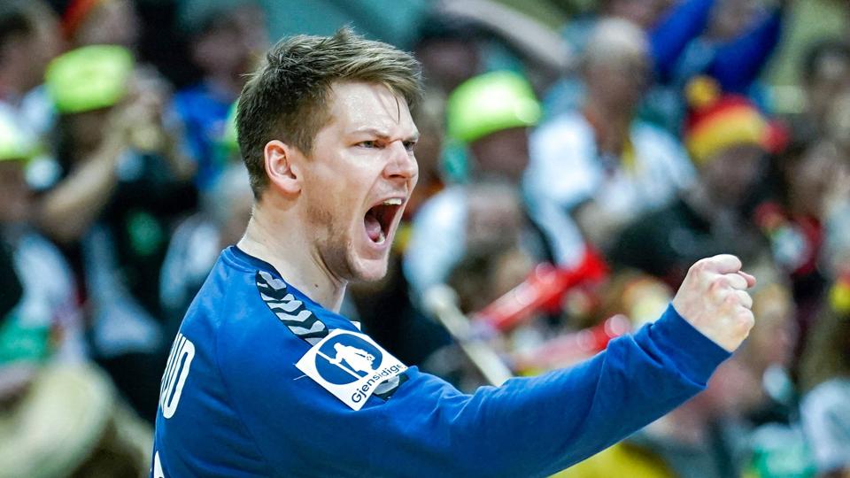 Den norske målvogter Torbjørn Bergerud hev den ene redning efter den anden ud af ærmet de sidste fem minutter og sikrede Norge sejren over Tyskland ved VM i herrehåndbold i Sverige og Polen. Norge møder derfor Spanien i kvartfinalen. <i>Stian Lysberg Solum/Ritzau Scanpix</i>