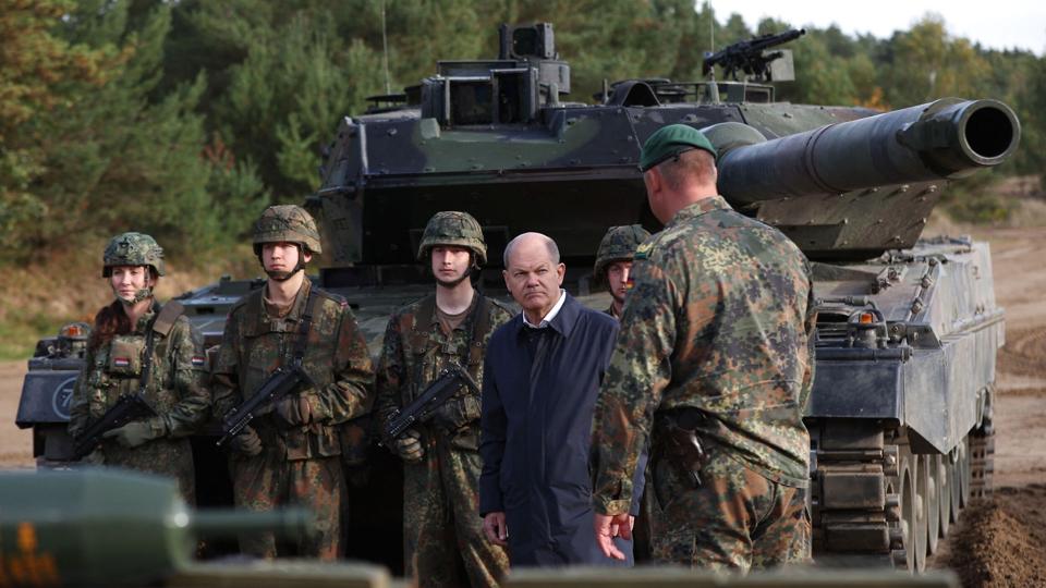 Tyskland har onsdag givet grønt lys til, at Leopard 2-kampvogne kan blive eksporteret til Ukraine. Tyskland selv sender 14. (Arkivfoto). <i>Ronny Hartmann/Ritzau Scanpix</i>