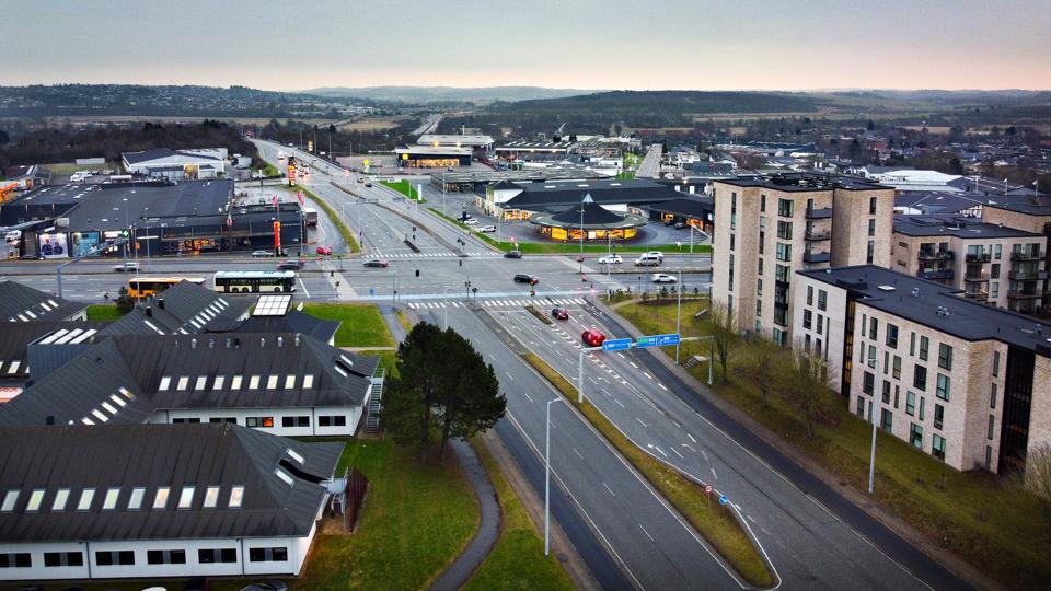 Nu er der givet grønt lys til, at kryds og de nærliggende veje kan få den store tur. <i>Foto: Claus Søndberg</i>