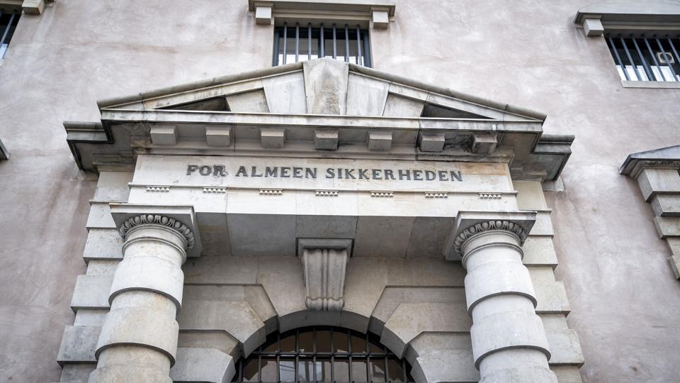 En 28-årig mand siger onsdag i Københavns Byret, at han  handlede i nødværge, da han i weekenden stak 54-årig mand på Dragør Fort ihjel. Han afviser at have handlet i forening med andre. (Arkivfoto) <i>Liselotte Sabroe/Ritzau Scanpix</i>