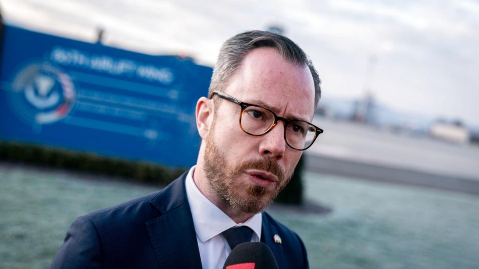 - Vi skal ikke være naive. Der er tale om en følsom analyse af det danske forsvar, som peger på vores sårbarheder, siger forsvarsminister Jakob Ellemann-Jensen. <i>Ida Marie Odgaard/Ritzau Scanpix</i>