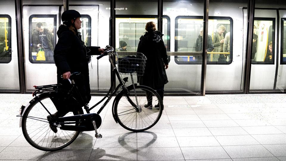 Den nyudviklede app kaldet "RejseBillet" skal gøre det muligt at købe billetter til rejser med bus, tog, metro og letbane i hele landet. (Arkivfoto). <i>Ida Guldbæk Arentsen/Ritzau Scanpix</i>