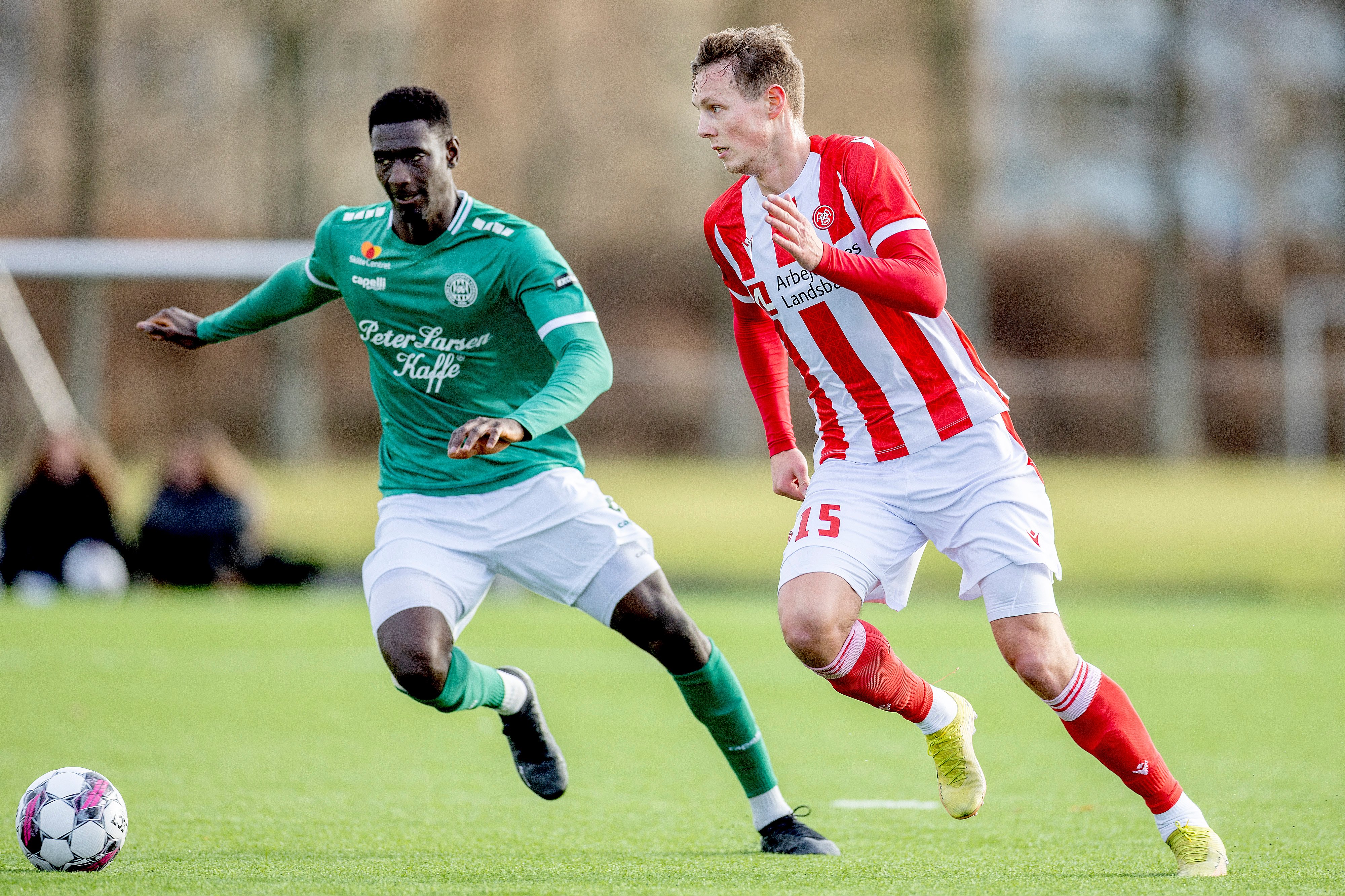 AaB bekræfter salg af midtstopper