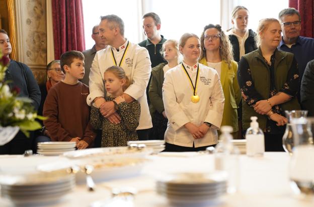 VM-kokken Elisabeth Madsen på Københavns Rådhus, hvor der blev serveret de berømte rådhuspandekager som led i hyldesten. <i>Foto: Ida Marie Odgaard/Ritzau Scanpix</i>