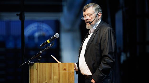 Bestyrelsesformand Verner Jensen gav sin beretning for de 1500 deltagere på Thisted Bryghus' generalforsamling i Thyhallen lørdag aften. <i>Foto: Bo Lehm</i>
