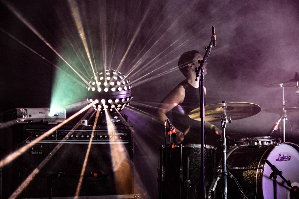 Northern Winter Beat har gennem årene opbygget en solid profil og et trofast kernepublikum af både lokale og tilrejsende fra Danmark og udlandet. Her amerikanske A Place To Bury Strangers på Studenterhuset fredag. <i>Foto: Studenterhuset</i>