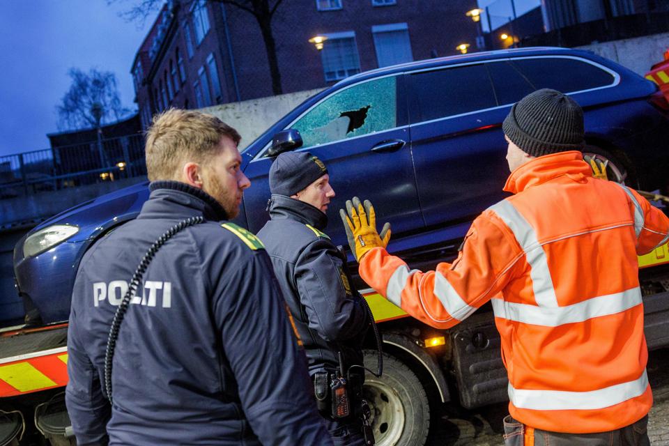 Skudepisode på Vesterbro i Aalborg foran Budolfi Apotek. <i>Foto: Henrik Bo</i>
