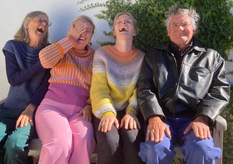 Gruppen består af (fra venstre) billedkunstner Pia Skogberg, fortæller, danser og performer Else Mathiassen, forfatter Mette Hegnhøj og billedkunstner Jens Bredholt, <i>Foto: Morsø Kunstforening</i>