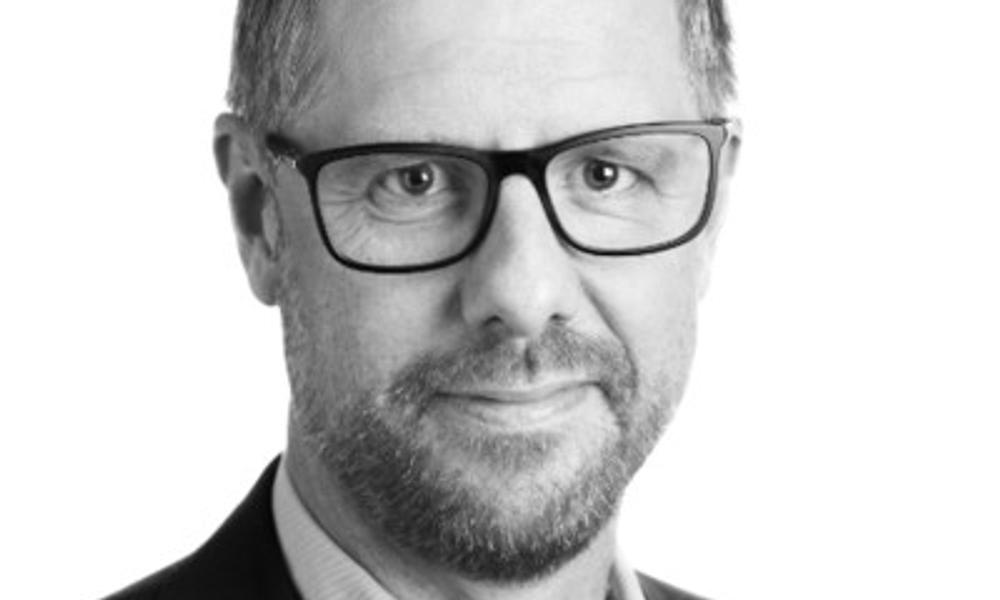 Patrik Stockelid är försäljningsdirektör på Estrella. Han säger att snacks är något som inhandlas i både goda och dystra tider. Patrik Stockelid är försäljningsdirektör på Estrella. Han säger att snacks är något som inhandlas i både goda och dystra tider.
