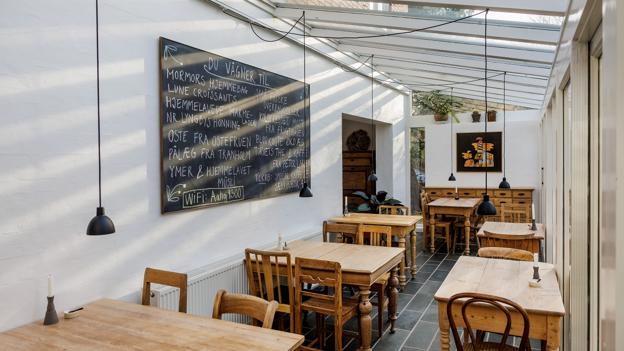 Restauranten lyder navnet Vinterhaven, men selv om vinteren er der lyst derinde. <i>Foto: Henrik Bo</i>