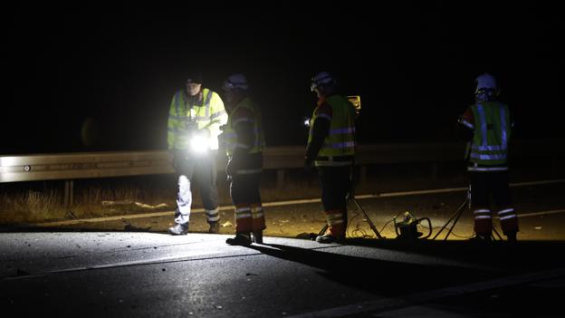 Der lå mange vragrester på vejen. <i>Foto: Henrik Bo</i>