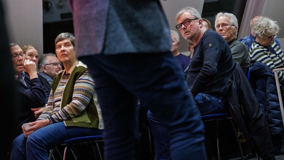 Brugsen i Birkelse havde indkaldt til borgermøde for at drøfte, hvordan byens butik kan reddes ud af den nuværende krise med vigende omsætning og øgede udgifter. <i>Foto: Henrik Bo</i>