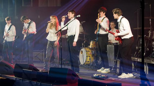 "Big Ass Frog and the Dead Fish" fra Thisted Musikskole demonstrerede med musik og sang, at talentmassen i Thisted Kommune er alsidig også på andre områder end sport og idræt. <i>Foto: Bo Lehm</i>