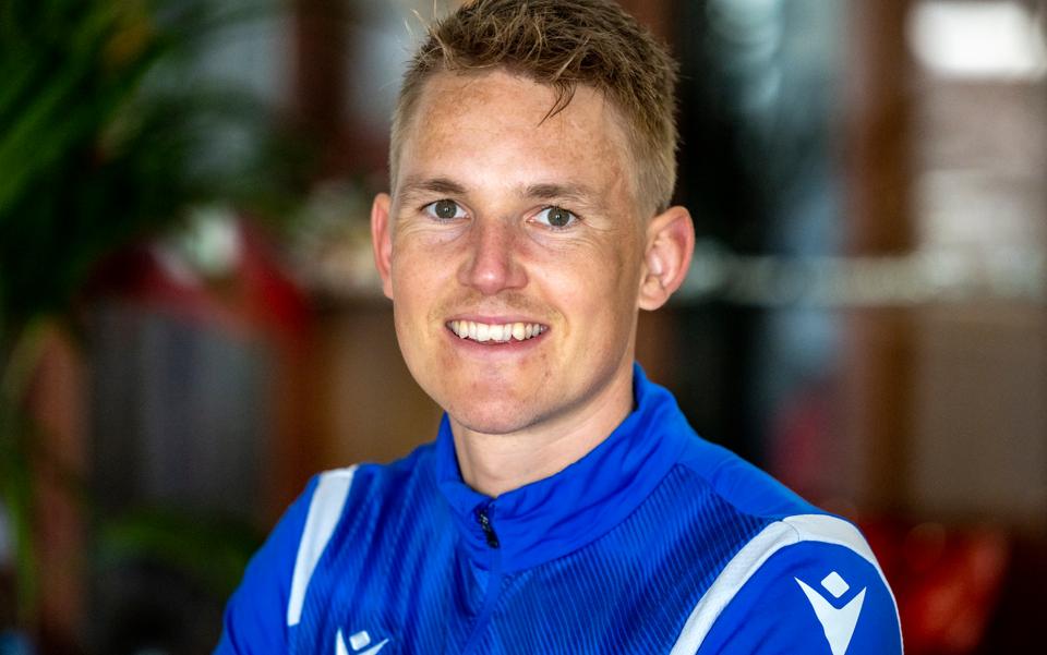 Simon Enevoldsen har rygende travlt, mens AaB er på træningslejr. <i>Foto: Martél Andersen</i>