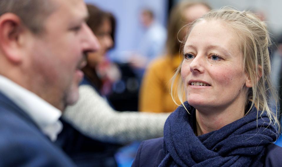 Mai Knudsen, indehaver af Kesses Hus i Klitmøller, har afløst Michael Thimggard (til venstre) som formand for Thy Turistforening - der skifter navn til Thy Turistråd. <i>Foto: Bo Lehm</i>