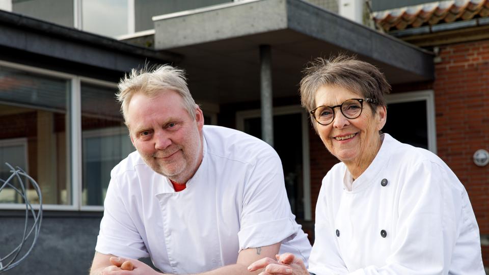 1. marts overtager Henrik Brasch forpagtningen af Hotel Vildsund Strand efter Gurli Thorsø Christensen, som går på pension efter 25 år på strandhollet. <i>Foto: Bo Lehm</i>