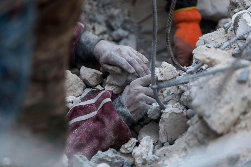 Dødstallet er nu over 15.000. <i>Foto: Bakr Alkasem/AFP/Ritzau Scanpix</i>