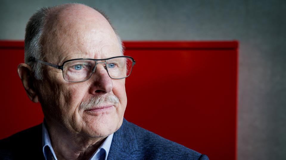 Hans Simonsen vidste som kommandant nøjagtigt, hvilke paragraffer i straffeloven, han ville blive tiltalt efter, hvis han talte over sig. <i>Foto: Torben Hansen</i>