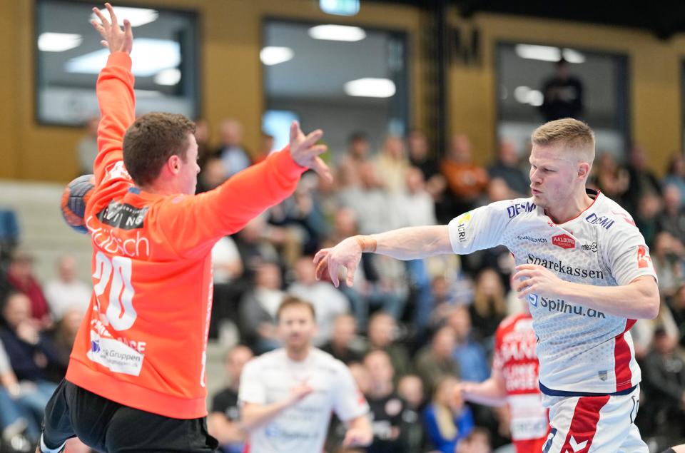 Sebastian Barthold blev Aalborg Håndbolds topscorer i Herning. <i>Foto: Frank Cilius/Ritzau Scanpix</i>
