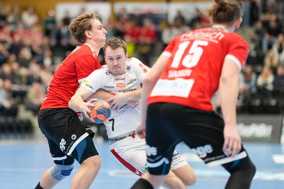Felix Claar scorede fem gange mod HC Midtjylland, men svenskerens spildprocent var samtidig uvant høj. <i>Foto: Frank Cilius/Ritzau Scanpix</i>