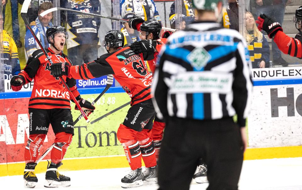 Jeppe Jul Korsgaard (tv.) matcher flere af Aalborg Pirates' udenlandske profiler i denne sæson. <i>Arkivfoto: Claus Søndberg</i>
