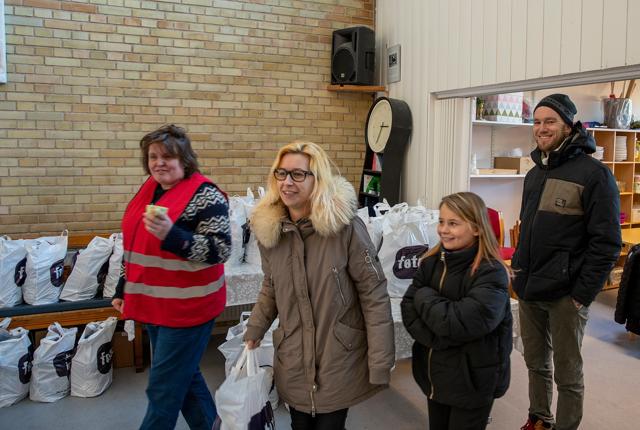 Vinterhjælp til 150 familier primært fra Frederikshavn Kommune blev uddelt hos Frelsens Hær torsdag.