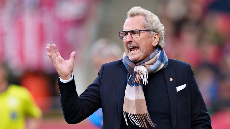 AaB-træner Erik Hamrén har ikke fået klaveret til at spille, siden han i september 2022 overtog tøjlerne. <i>Arkivfoto: Henning Bagger/Ritzau Scanpix</i>