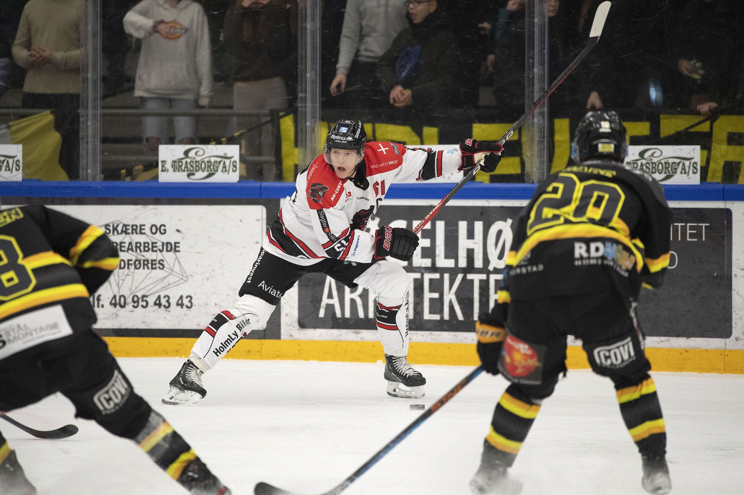 Aalborgs kaptajn forlænger ishockeylivet med tre år