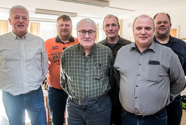 Bestyrelsen i Vedsted Sogns Jagtforening. Fra venstre er det Henrik Strøm Larsen, John Nygaard Kragbæk, Gert Jensen, Flemming Vittrup, Lars Kristensen og Christian Skovsted.