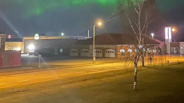 I Frederikshavn glædede Ditte Bang Sørensen sig over nordlyset, som hun fangede med sin iPhone 12 pro og lagde op i "Nordlysvarsel over Danmark"-gruppen uden at redigere billederne. <i>Ditte Bang Sørensen</i>