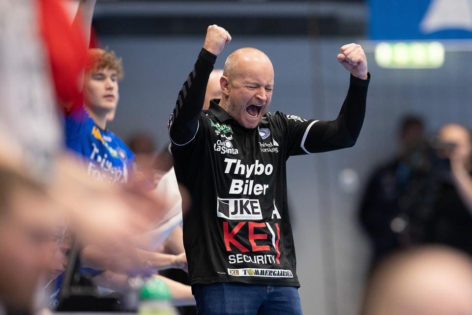 Mors-Thy-træner Niels Agesen kan begynde at lægge planer frem mod den kommende sæson efter torsdagens sejr i Holstebro. <i>Arkivfoto: Bente Poder</i>