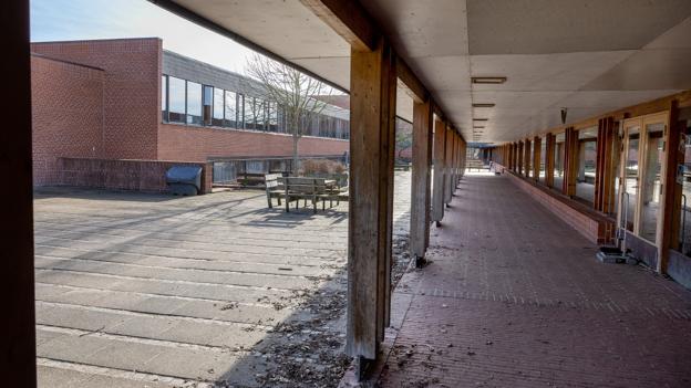 Aalborg Kommune vurderer, at de udendørs læringsmiljøer og legepladsstanden på Seminarieskolen er 1. På en skala fra 1 til 5, hvor ét er utilstrækkeligt og fem er fremragende. <i>Foto: Bente Poder</i>