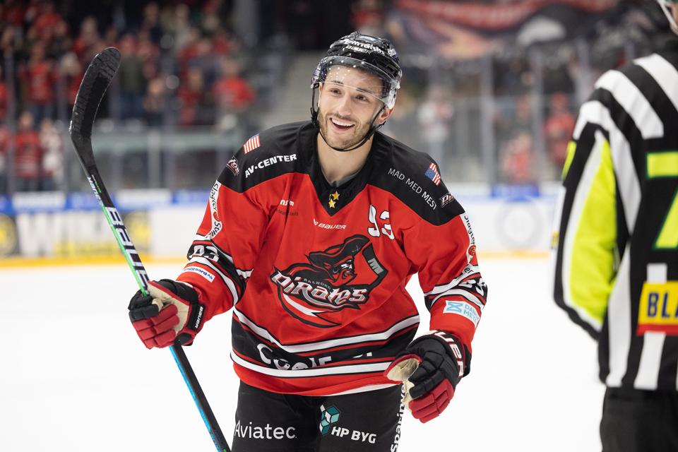 Matt Salhany scorede to gange i Aalborg Pirates' sejr over Rødovre. <i>Foto: Bente Poder</i>