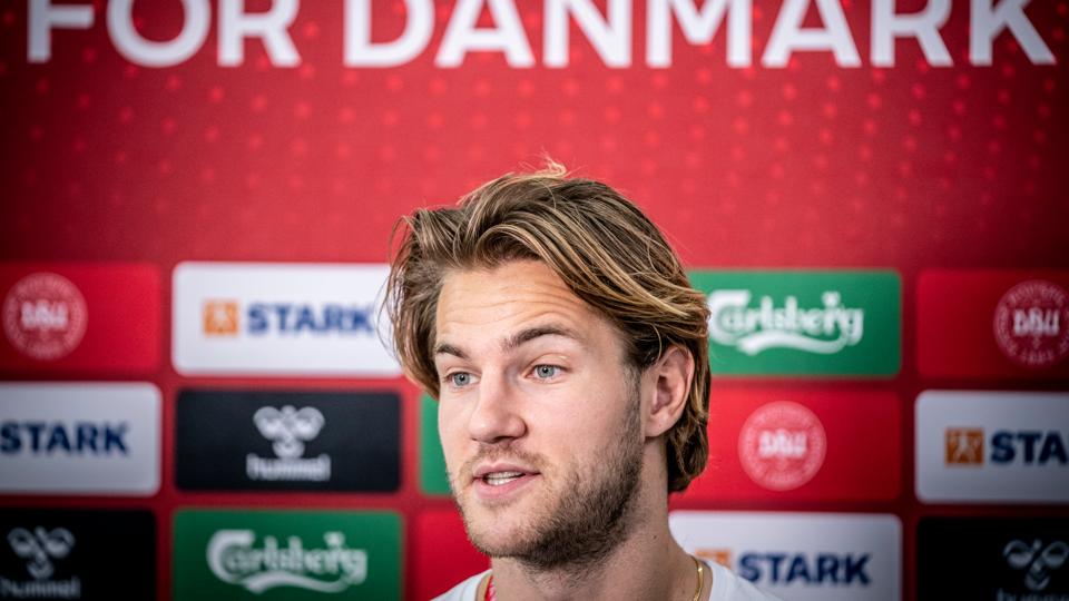 Joachim Andersen spiller på allerøverste hylde i den bedste engelske række, men fra bopælen i London hepper den 26-årige landsholdsspiller på sin fars nordjyske klub. <i>Foto: Mads Claus Rasmussen/Ritzau Scanpix</i>