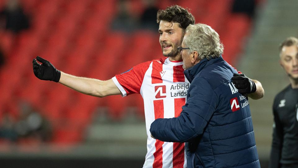 AaB-træner Erik Hamrén har et godt øje til Daniel Granlis evner på backpositionen. <i>Arkivfoto: Bente Poder</i>