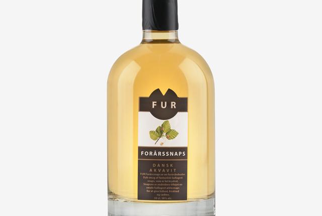 Den nye FUR Forårssnaps indeholder 38 pct. alkohol og sælges i lighed med de øvrige fire Fur snapse i 50 cl flasker.                           