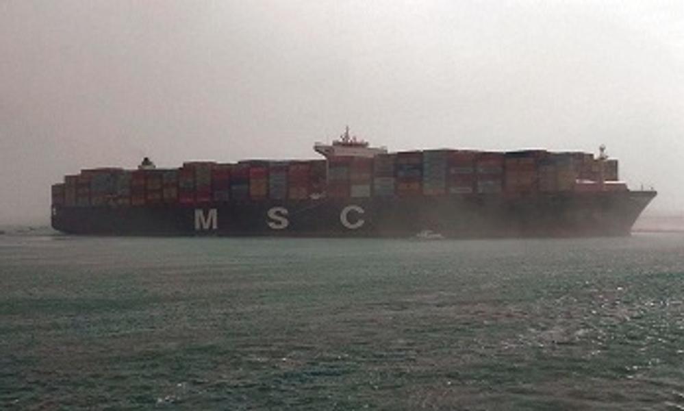 'MSC Istanbul' da det igen var flydende i Suez-kanalen. 'MSC Istanbul' da det igen var flydende i Suez-kanalen.