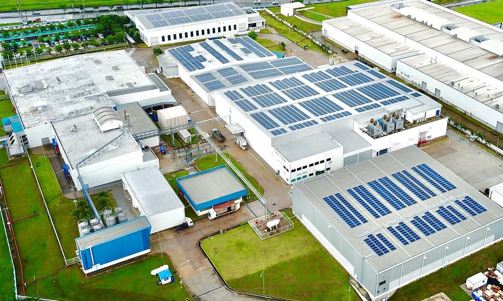 För Icebug är hållbarhetsfrågan prioriterad. Genom att hjälpa fabrikerna i Vietnam att installera solpaneler minskar företaget sitt klimatavtryck. 