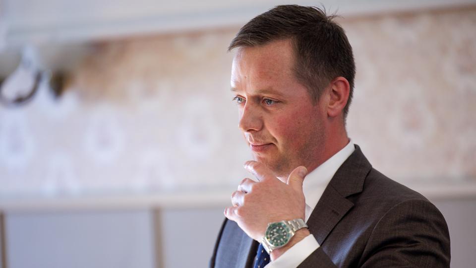 - Det er sund fornuft, for der er nu engang forskel på trafikintensiteten på en cykelsti i København og en ved Sallingsund, siger transportminister Thomas Danielsen om sin begrundelse for at lade cyklisterne køre på broen. <i>Arkivfoto: Bo Lehm</i>