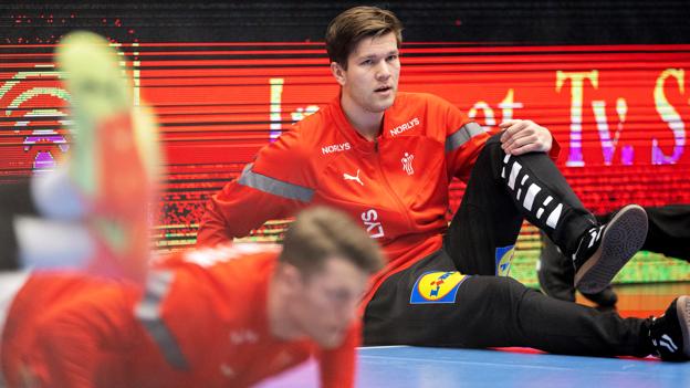 Simon Gade fik 10 minutter i sin landsholdsdebut, og Aalborg-målmanden kvitterede med seks redninger. <i>Foto: Lars Pauli</i>