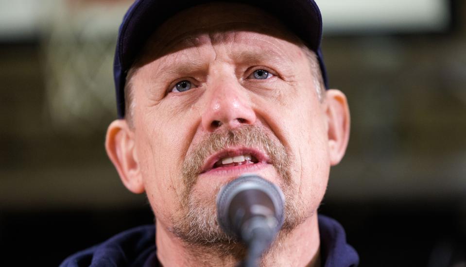 Peter Schmeichel & The Ones spillede torsdag aften koncert i Nors Hallen - og faktisk har den berømte fodboldspiller familiære rødder i Thy. <i>Foto: Bo Lehm</i>