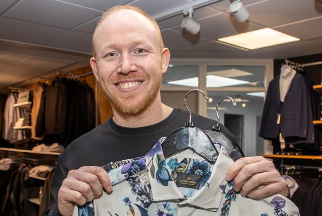 Kasper Jensen fra Fjerritslev-butikken StyleUp har netop lanceret tøjbrandet Steady Nomad, der er herretøj fremstillet af komfortable miljøvenlige stoffer.