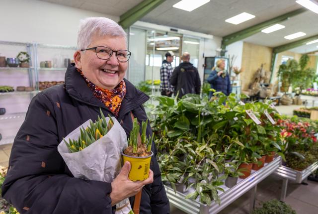 Jonna Bro var blandt de første kunder på den ny planteskole i Brønderslev. 