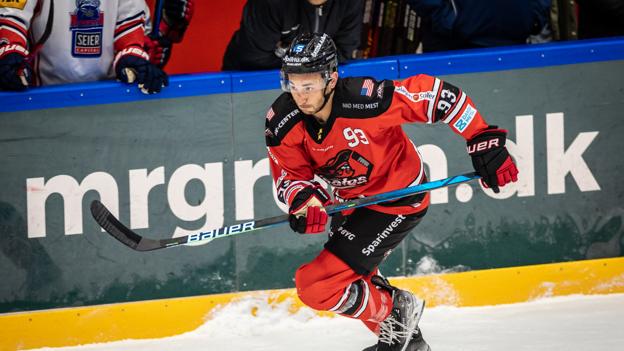 Aalborg Pirates tog fredag aften hul på slutspillet. Modstanderen i den første kvartfinale var Rungsted Seier Capital hjemme i Sparekassen Danmark Isarena. Matt Salhany. Aalborg 10. marts 2023 <i>Foto: Martin Damgård</i>