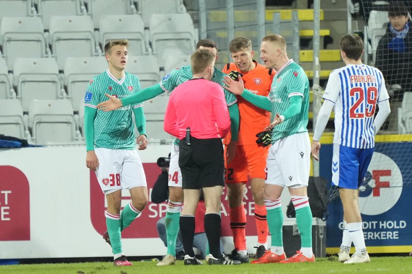 Både et straffespark og en VAR-kendelse i første halvleg gav dommer Jakob Sundberg en markant rolle. <i>Foto: Claus Fisker/Ritzau Scanpix</i>